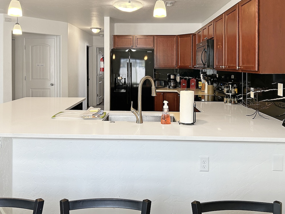 Canyon View Oasis 3 Bedroom Home