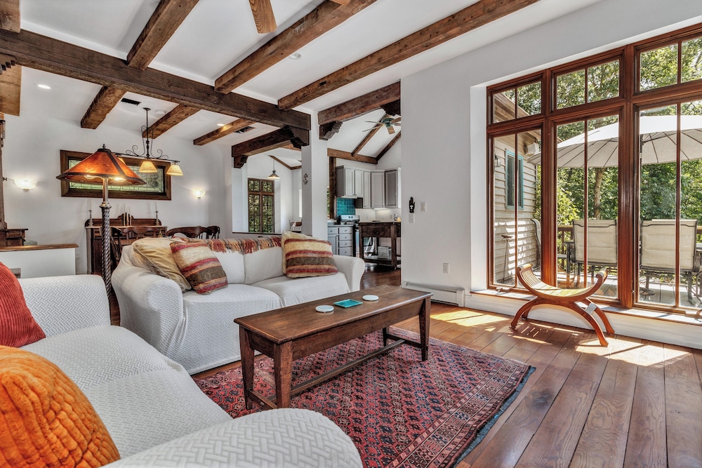 Wolf Creek House