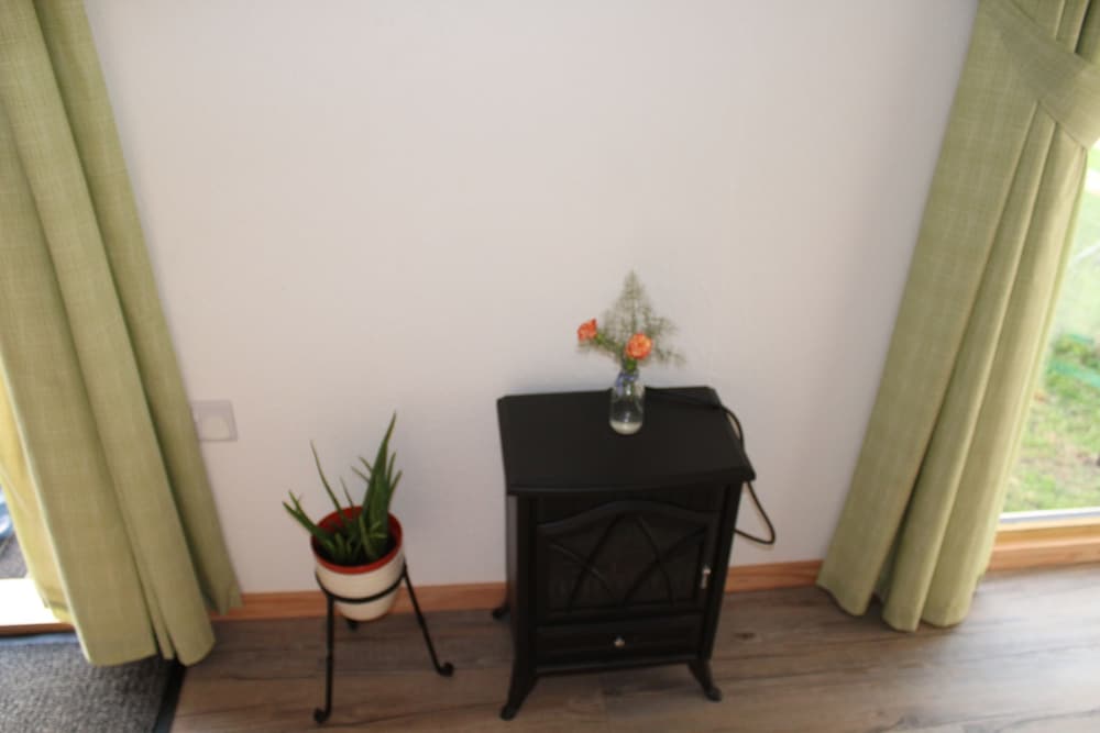 Greenacres Self Catering Railway Wagon-Glamping view 4