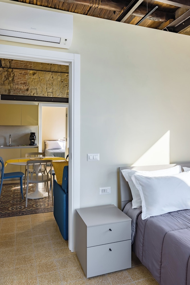 La Pinacoteca Aparthotel by NapoliApartments