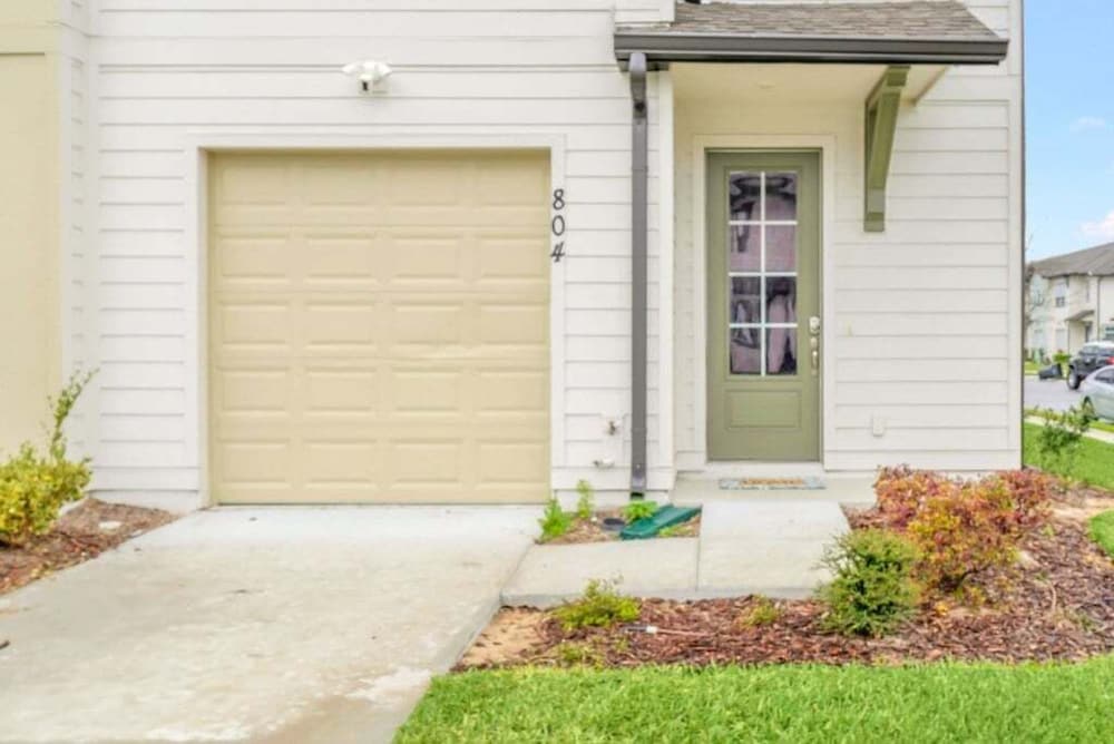 3 Beds 3 Baths Cozy Town Home 3 Bedroom Townhouse