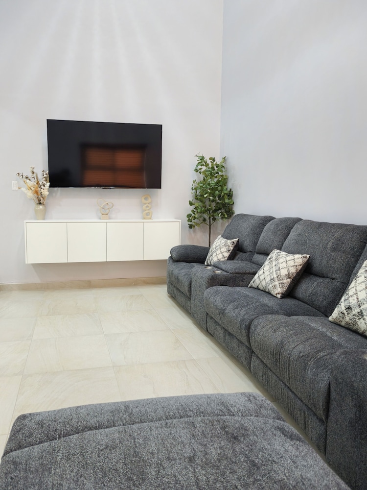 San Carlos Apartment
