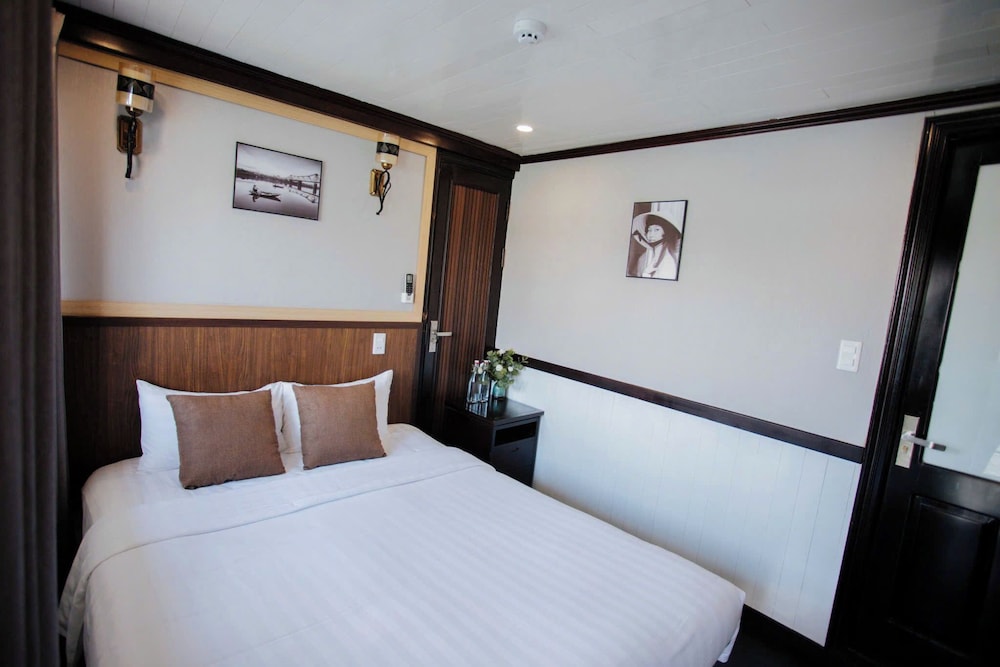 Vietsails cruises