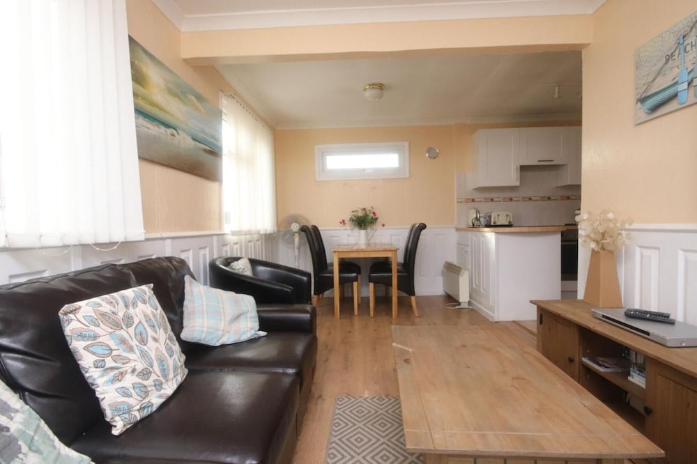 41B Medmerry Park 2 Bedroom Chalet view 3