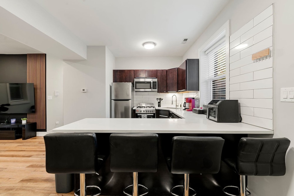 Chicago 2 Bed 2 Bed Comfy Home