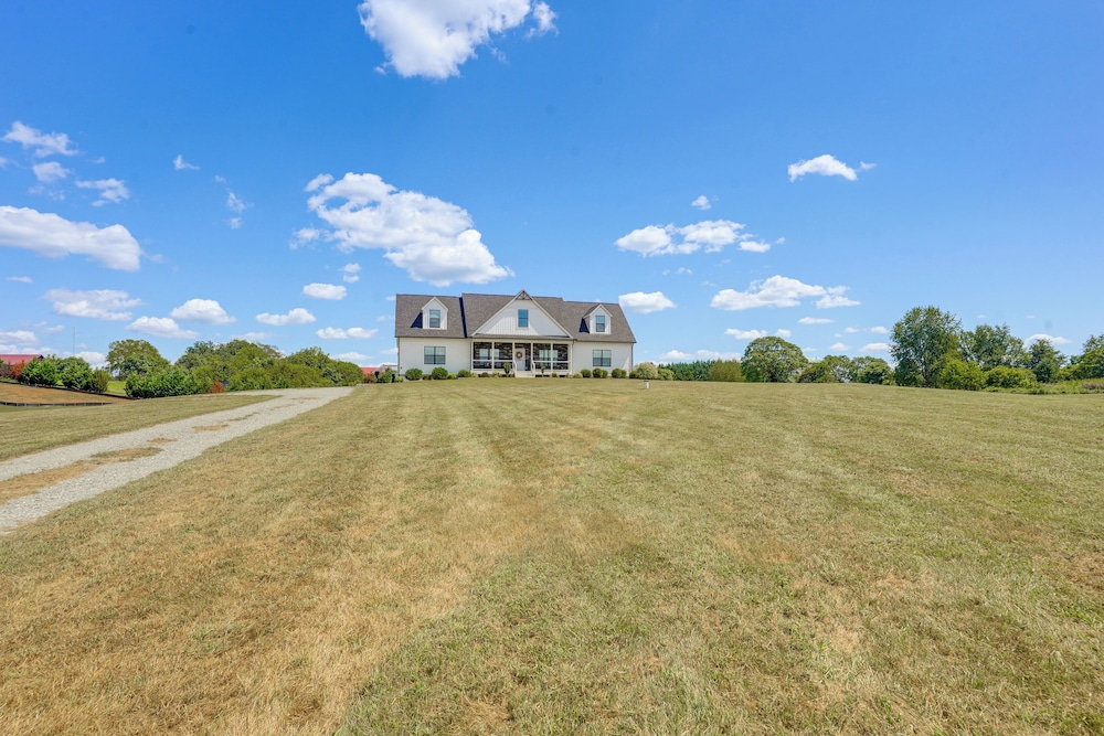 5 Mi to Lake Anna State Park: Modern Family Home!