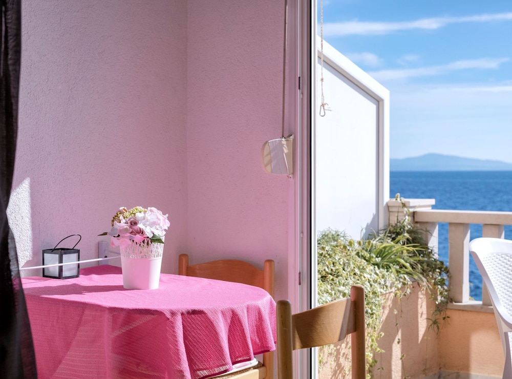 Apartments Spila Beach
