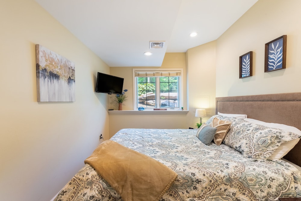 Highland Hideaway by Avantstay Group Poconos Retreat w Patio Game Room