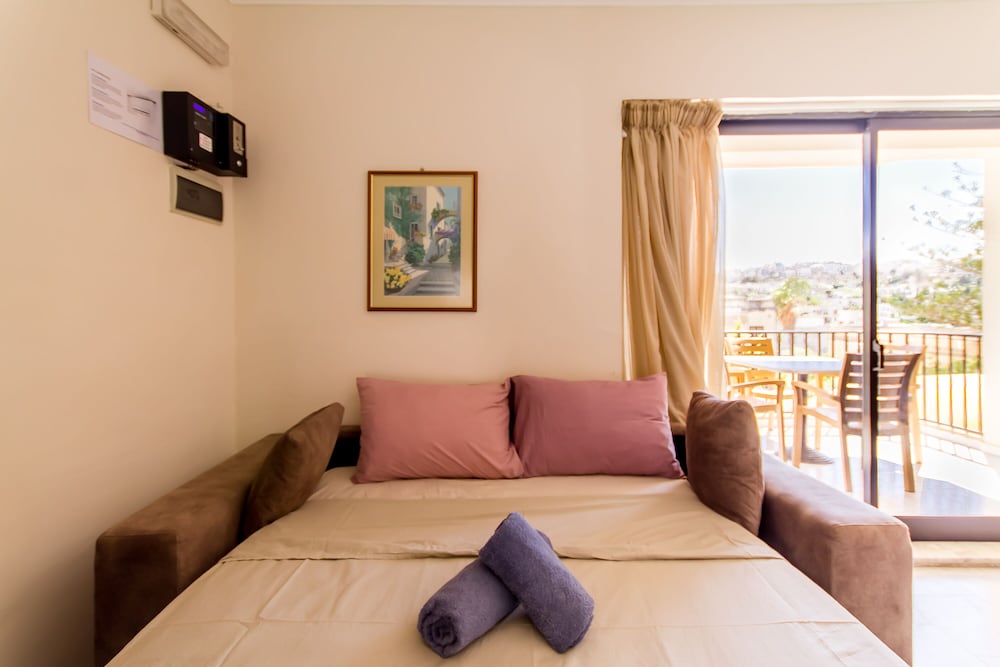 Merill Pool and Sea, charming Apart 3