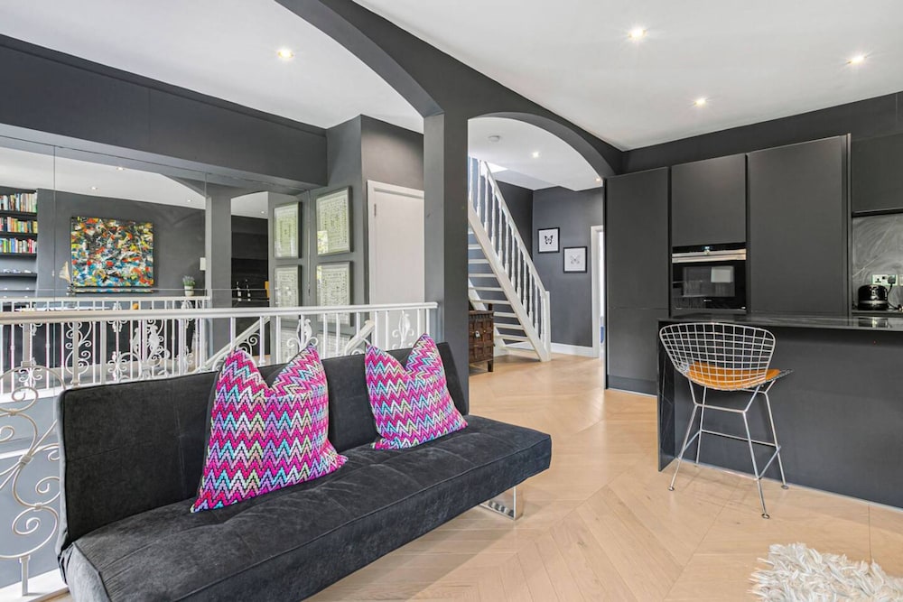 Luxury Kensington Penthouse With Huge Roof Terrace