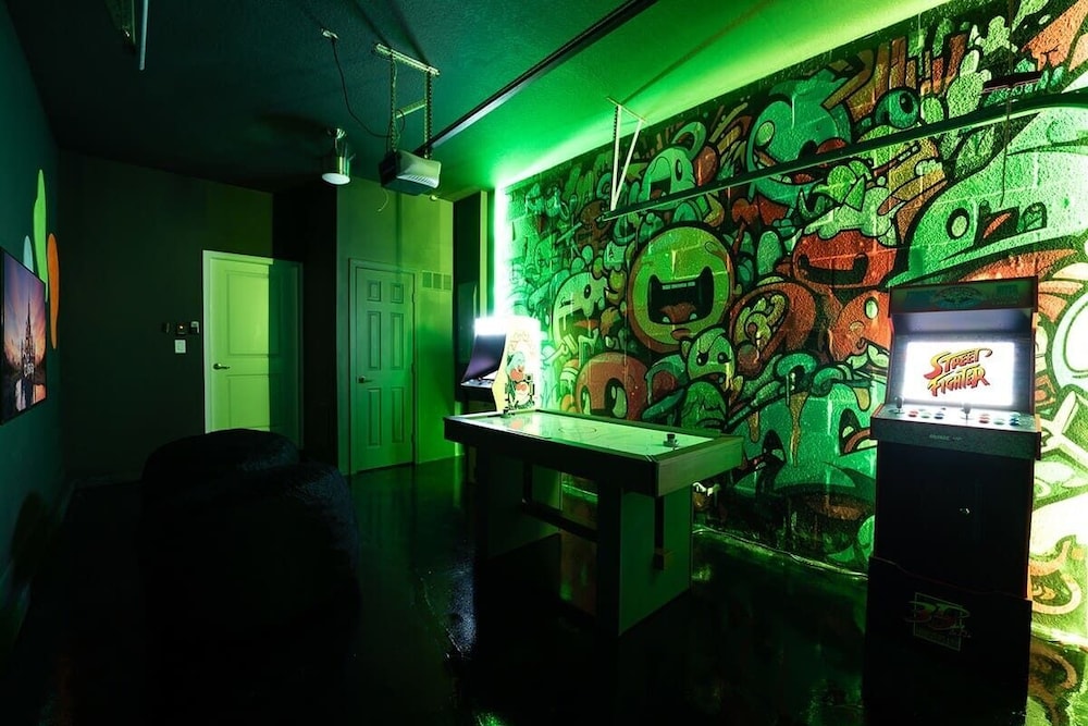5BR Themed Bedrooms at Storey Lake