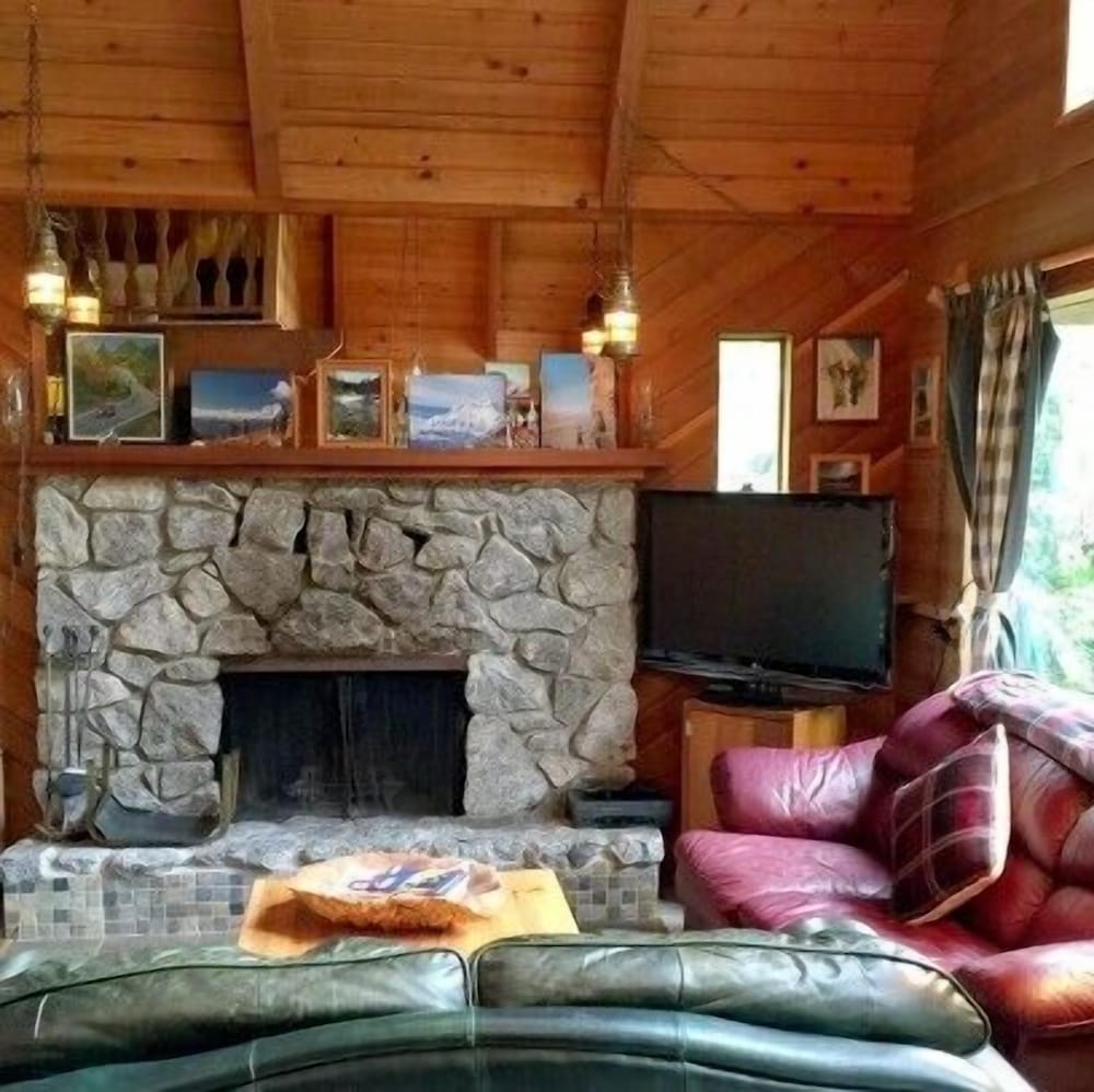 Mt Baker Lodging Cabin 53 - Sleeps 6 view 3