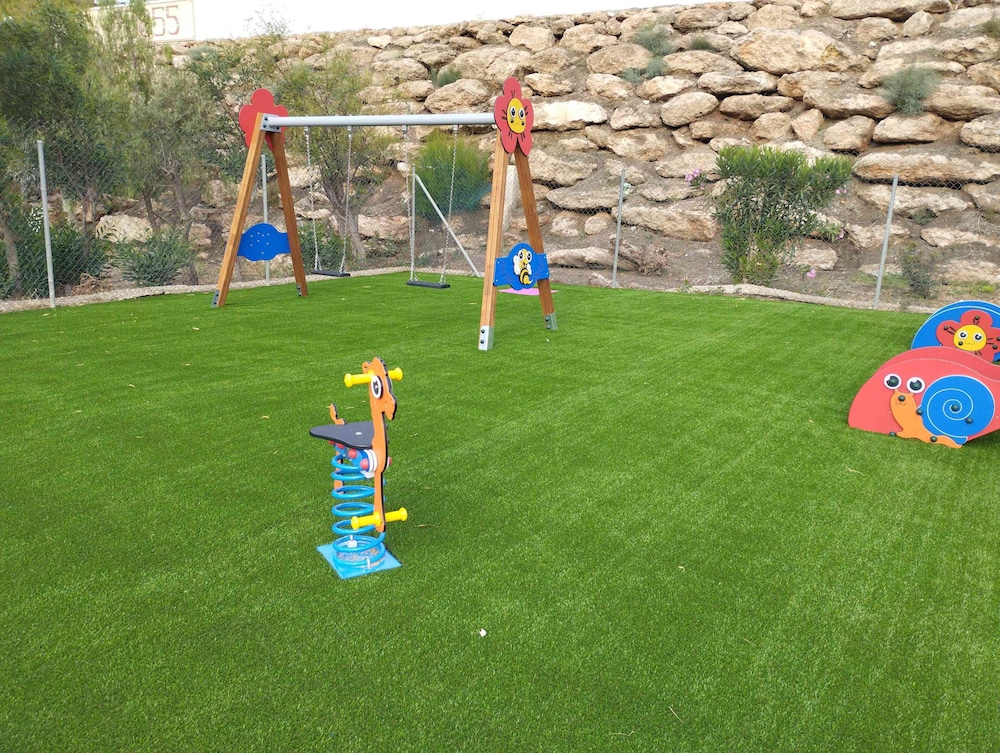 Camping & Bungalow Cueva Negra