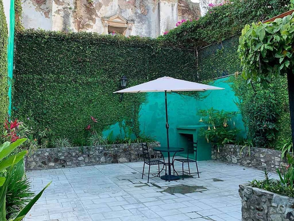 Casita Escondida