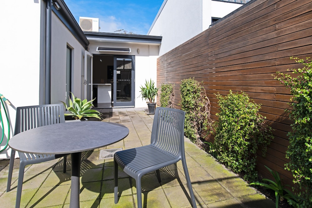Lovely 2BR Home in Norwood