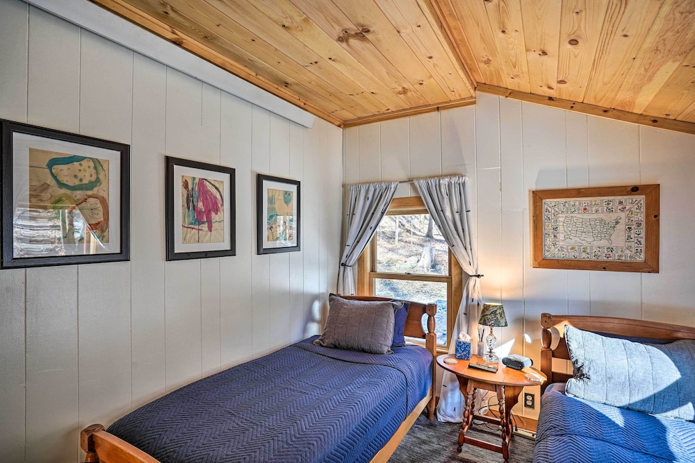 Brattleboro Vacations - Cozy Falls Brook Cabin: Hike  Swim On-site! - Property Image 2