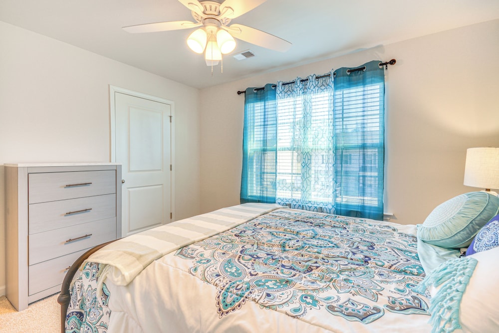 9 Mi to Old Salem: Spacious Family Home w/ Yard!