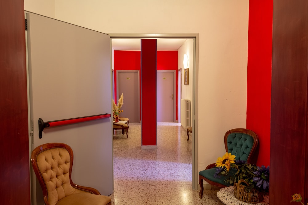 Lobby & Reception