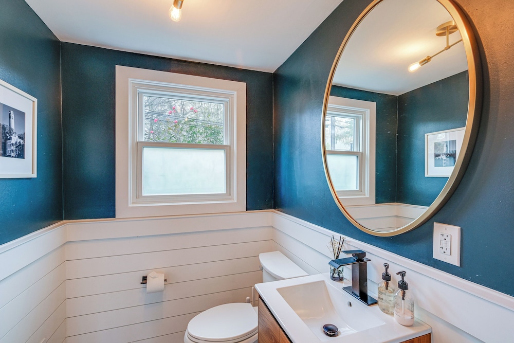 Upscale Family Retreat Near DC & Georgetown!