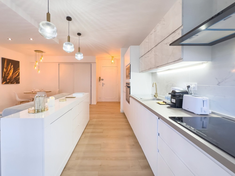 Le Dor in Cannes With 1 Bedrooms and 1 Bathrooms