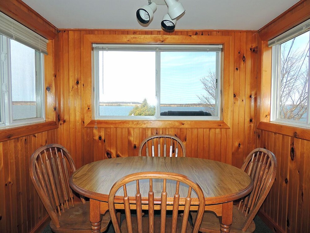 Angel Rock Waterfront Cottages and Vacation Homes