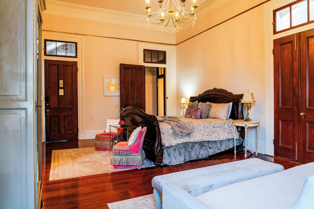 French Quarter Lanaux Mansion B & B