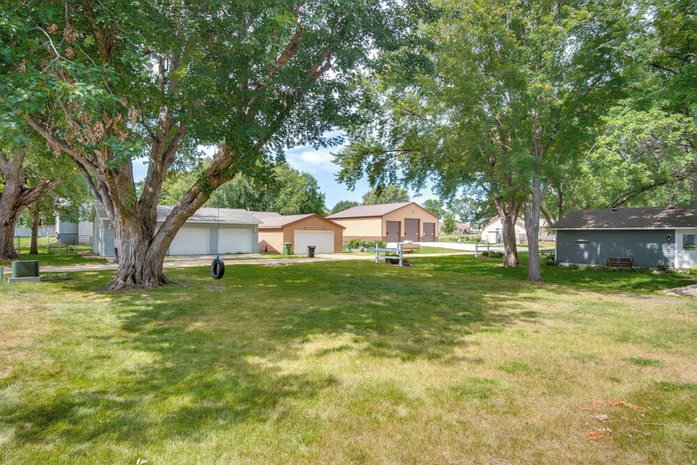 Deck & Spacious Yard: Family Home in Rock Rapids!