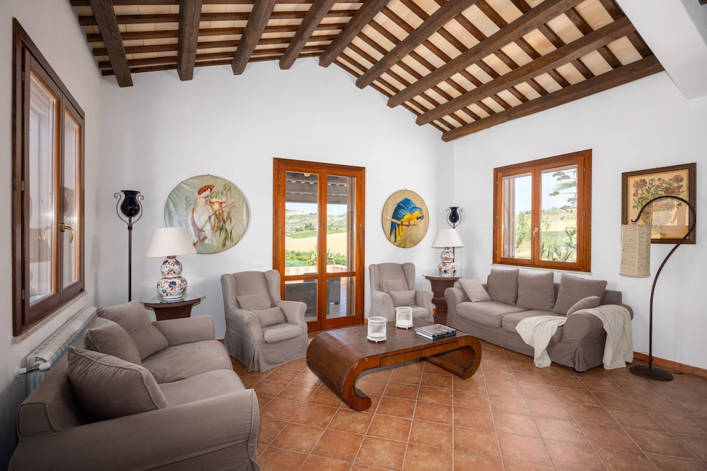 Villa sui Colli Ericini con Piscina by Wonderful Italy