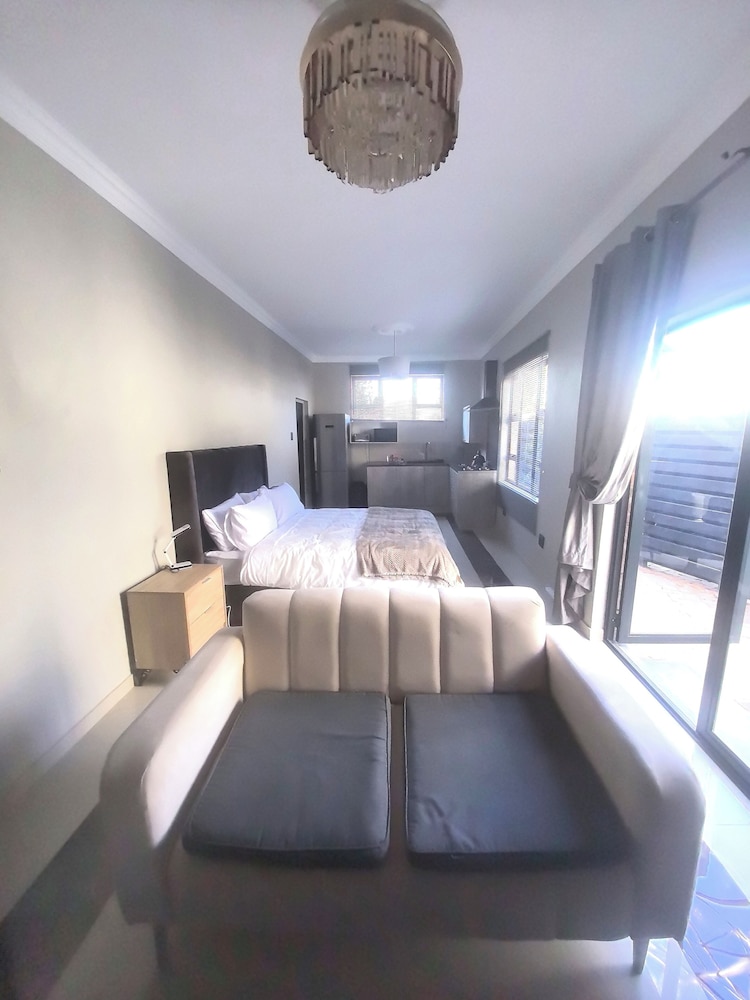 Bryanston Palms Accommodation