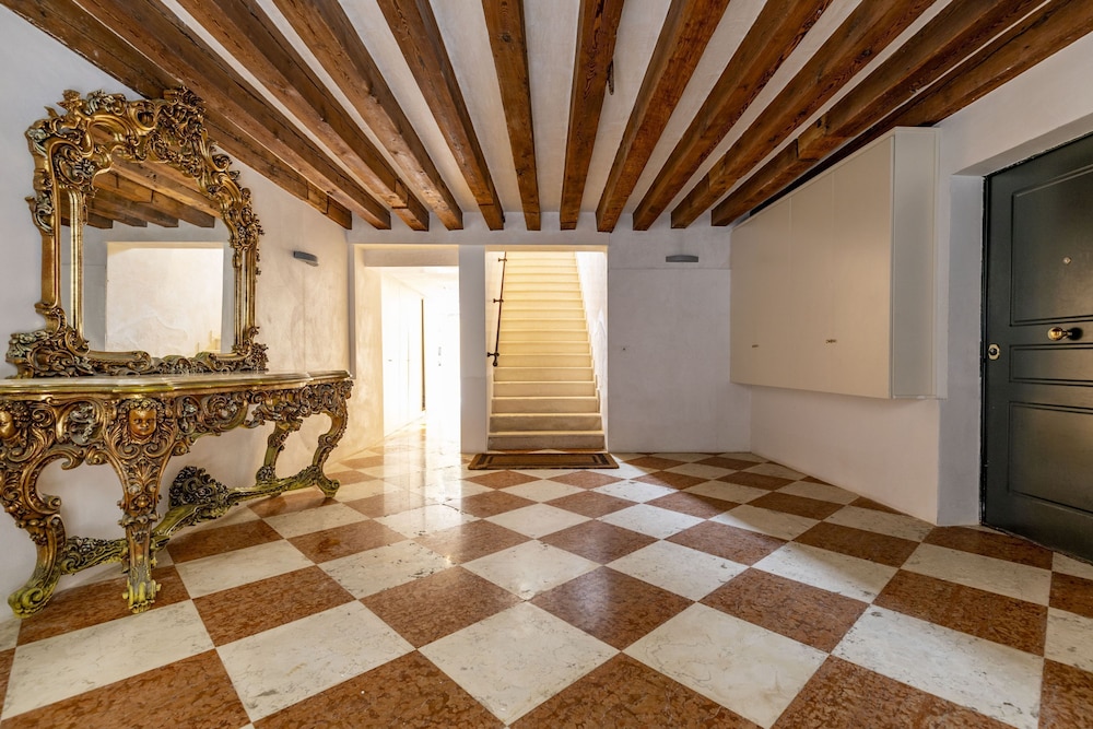 Gondola Luxury Apartment by Wonderful Italy photo 4