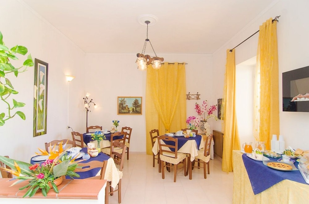 Villa Raffaela B&B