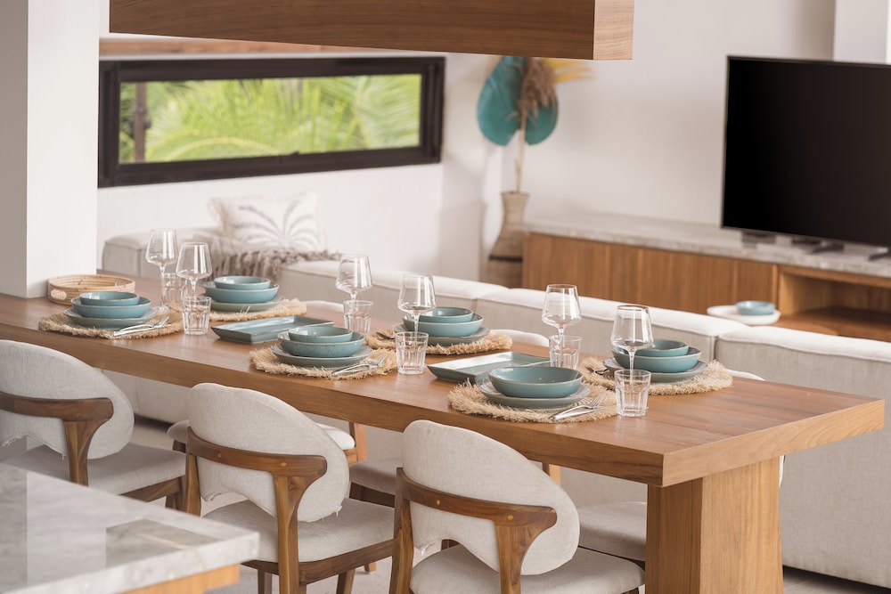 The Bali Manor Collection