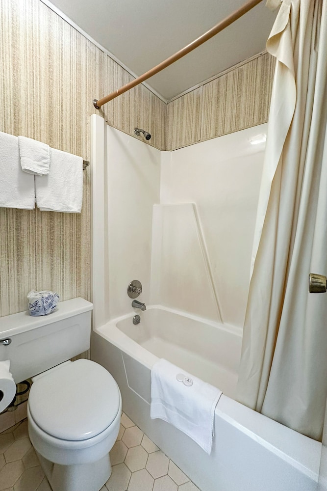 Louisville Inn By Oyo Louisville Municipal Airport