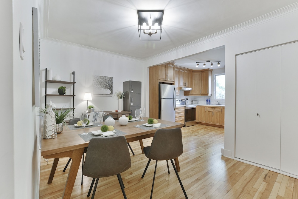 Lovely 1BR - 5mins from Laurier Metro