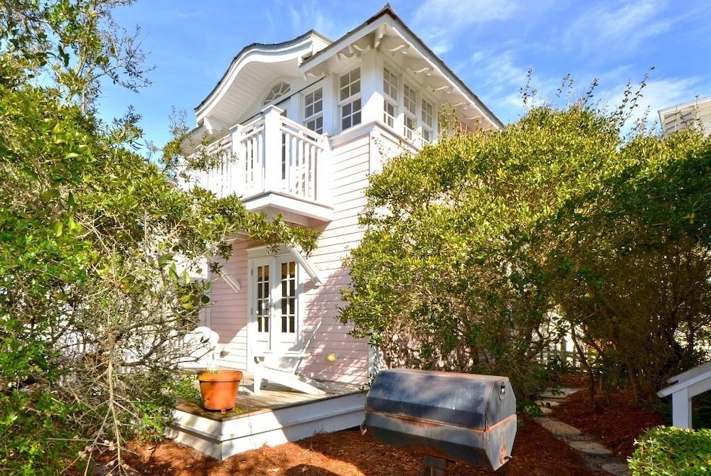 Cottage Rental Agency - Seaside, Florida
