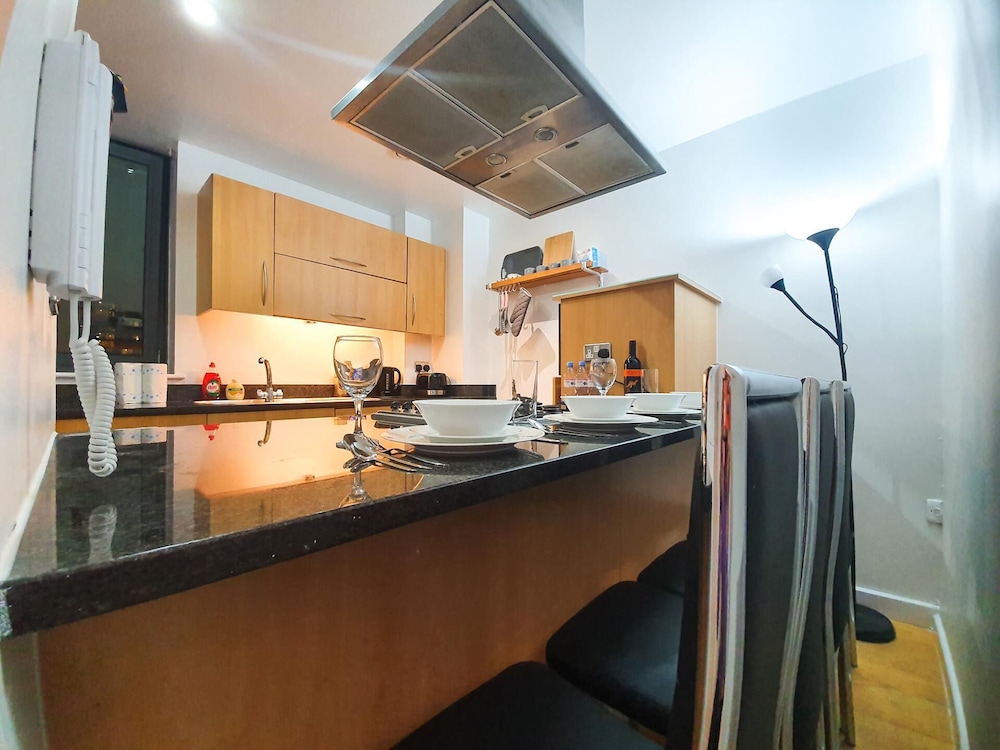 Livestay 3 Bed Apt on 8th Floor With Amazing Views