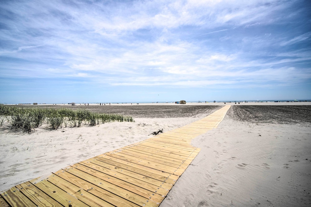 Walk to Wildwood Beach: Oceanfront Condo w/ View view 5