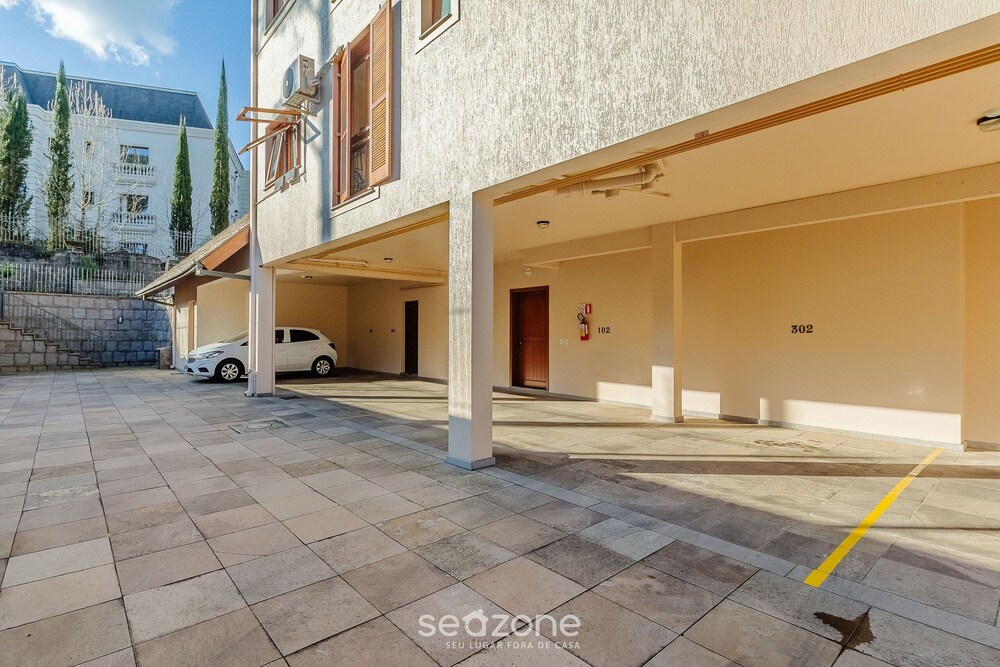 3 Bedroom Apartment With Mountain View Rlu0302