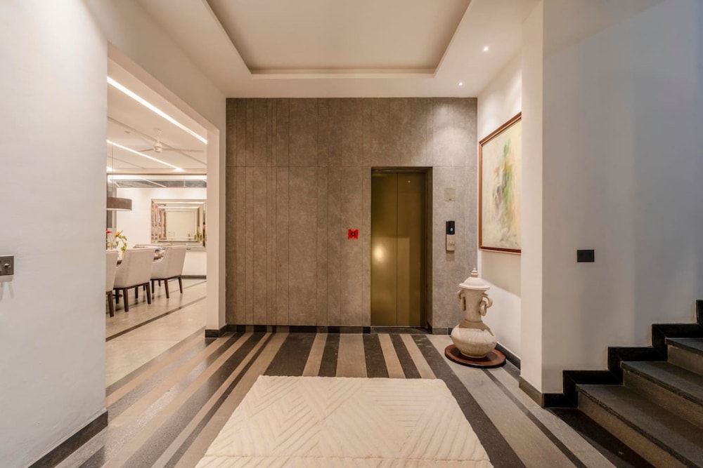Lux 4bhk w Elevated Pool 3km to Beach Lazy Duck