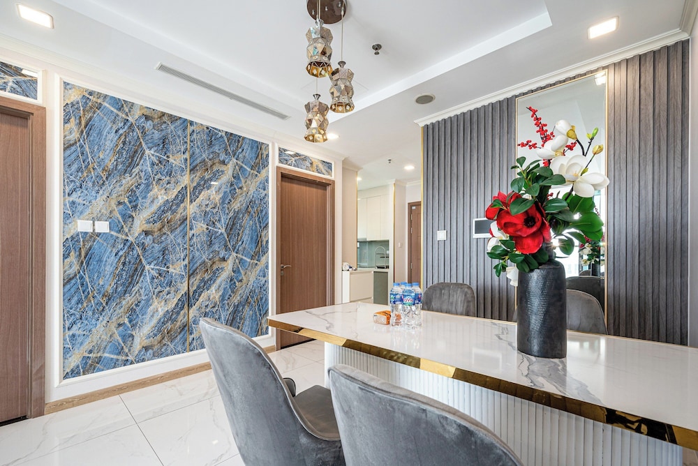 Somi Luxstay Landmark 81