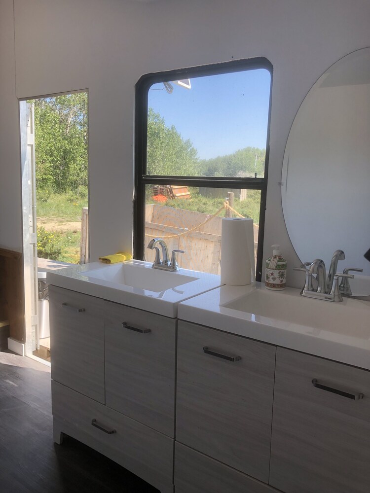 Glamping domes 4 with lake views
