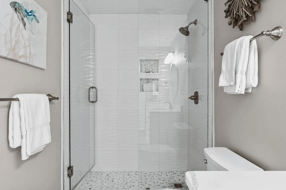 Front Beach Road, Unit 809 - Beach Happy Emerald Isle Resort Unit 809