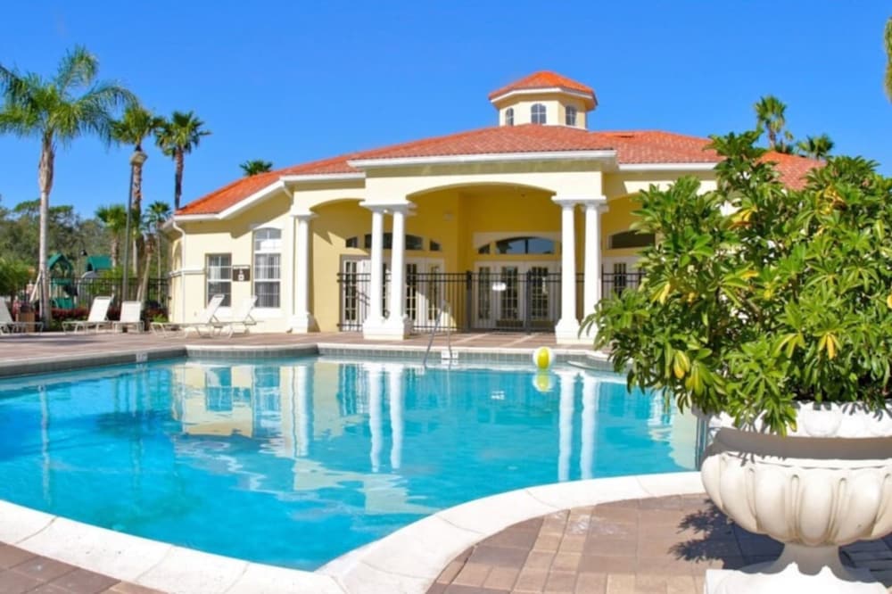 3 Bed Emerald Island Resort Townhouse Near Disney view 5