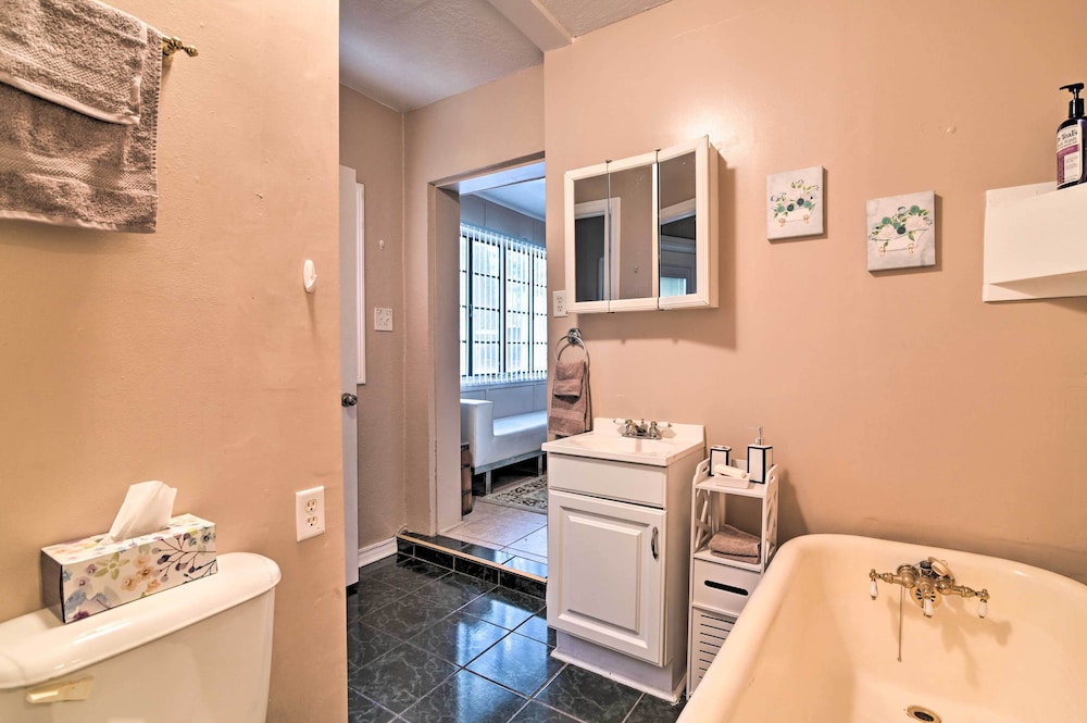Pet-friendly Auburndale House w/ Lake Views! view 3