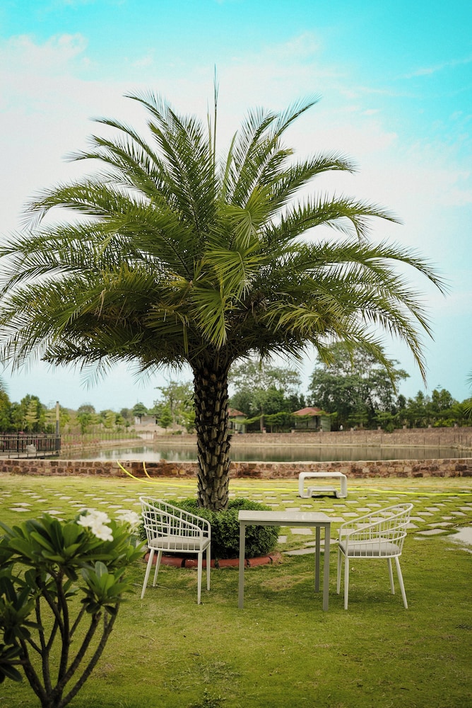 AKAY Resort & Villas