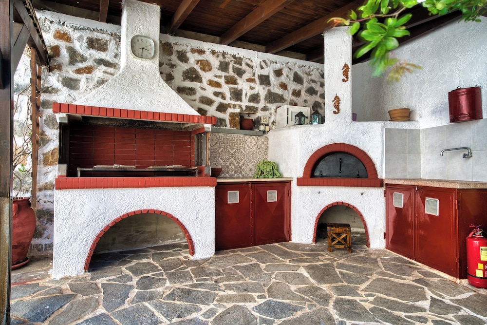 Marilizas Spacious Maisonette