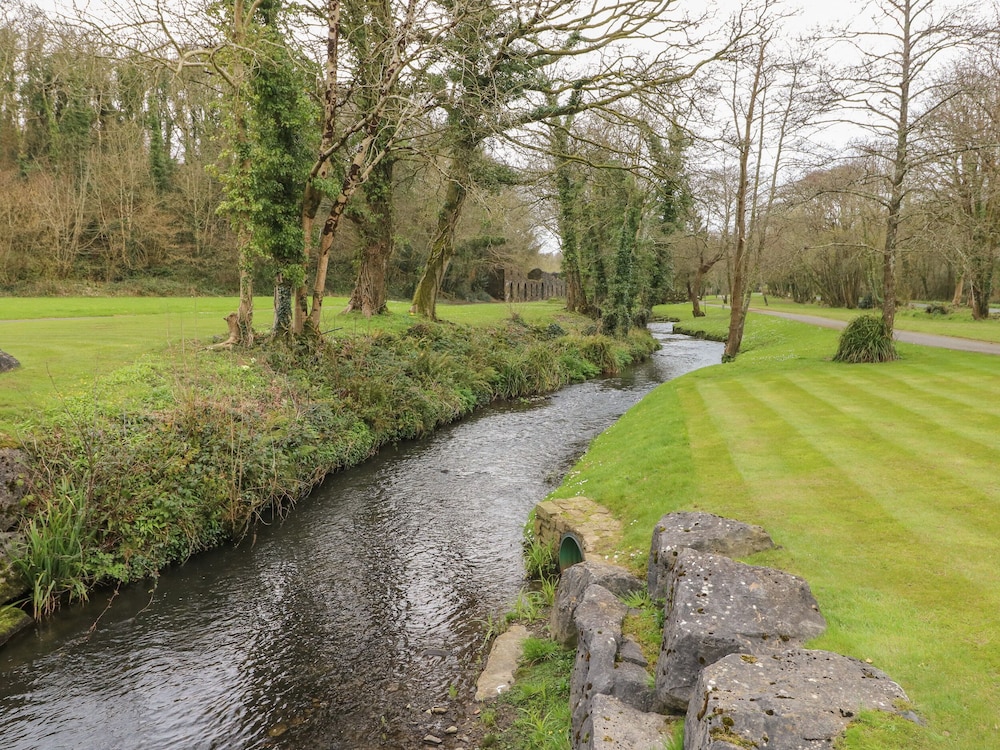 Cwtch Lodge 42 view 2