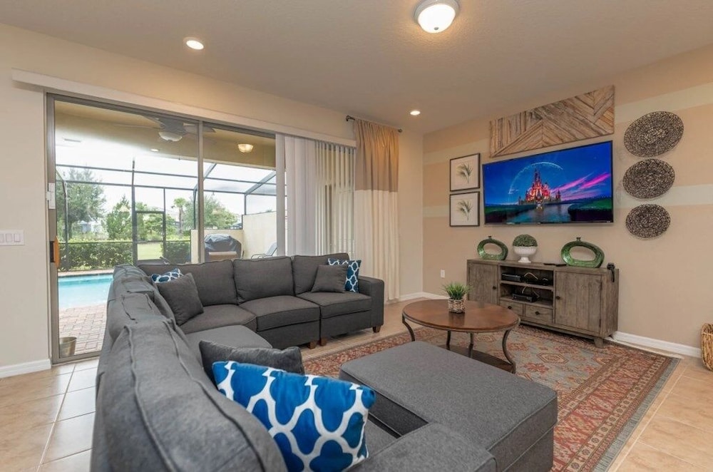 Family-friendly 5br Retreat Splash Pool + Resort Amenities + No Rear Neighbors 5 Bedroom Townhouse