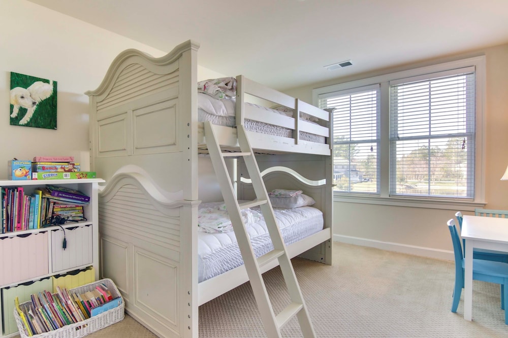 Shuttle to Beach: Ocean View Home w/ Patio