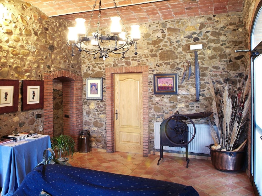 Modern Mansion in Bordils With Swimming Pool photo 5